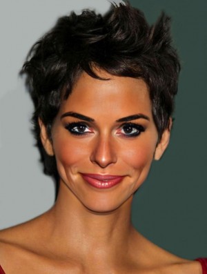 Perruques Halle Berry courtes avec coupe avant en dentelle style ondulé Longueur recadrée