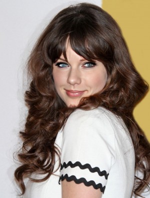 Parfait brun long bouclé 23 pouces avec des perruques Bangs Zooey Deschanel